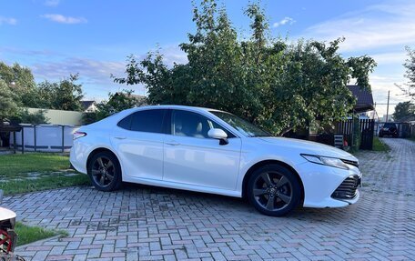 Toyota Camry, 2018 год, 2 000 000 рублей, 7 фотография