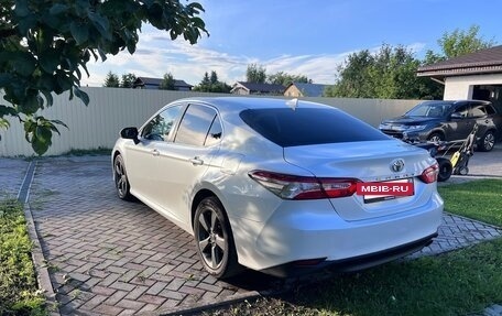 Toyota Camry, 2018 год, 2 000 000 рублей, 5 фотография