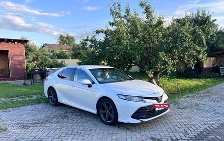 Toyota Camry, 2018 год, 2 000 000 рублей, 8 фотография