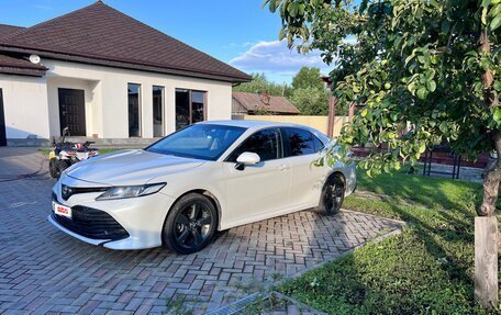 Toyota Camry, 2018 год, 2 000 000 рублей, 9 фотография