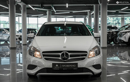 Mercedes-Benz A-Класс, 2015 год, 1 640 000 рублей, 3 фотография