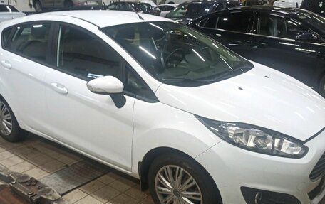 Ford Fiesta, 2015 год, 850 000 рублей, 2 фотография