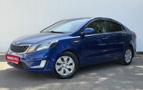 KIA Rio III рестайлинг, 2013 год, 800 000 рублей, 1 фотография