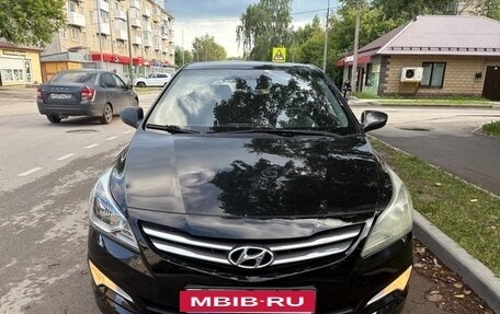 Hyundai Solaris II рестайлинг, 2014 год, 690 000 рублей, 2 фотография
