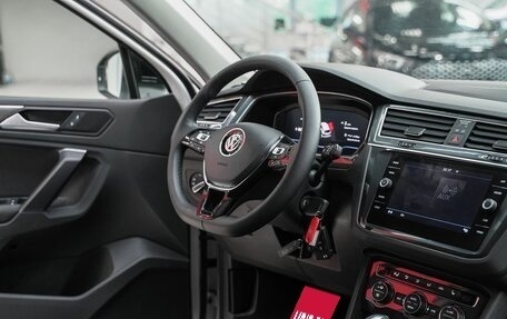 Volkswagen Tiguan II, 2020 год, 1 849 000 рублей, 13 фотография