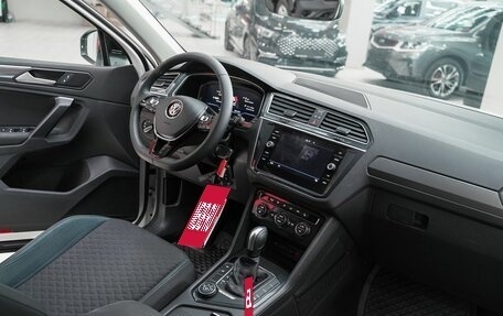 Volkswagen Tiguan II, 2020 год, 1 849 000 рублей, 12 фотография