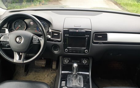 Volkswagen Touareg III, 2011 год, 2 500 000 рублей, 11 фотография