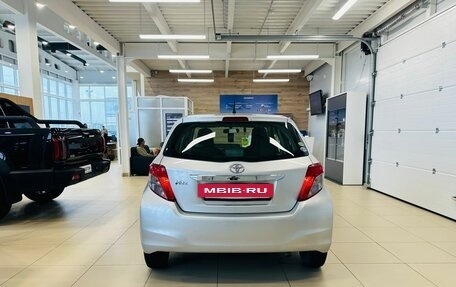 Toyota Vitz, 2013 год, 909 000 рублей, 5 фотография