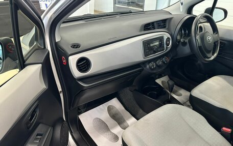 Toyota Vitz, 2013 год, 909 000 рублей, 12 фотография
