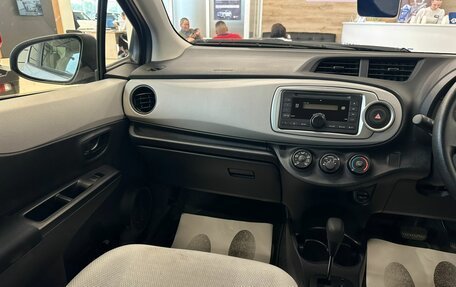 Toyota Vitz, 2013 год, 909 000 рублей, 14 фотография