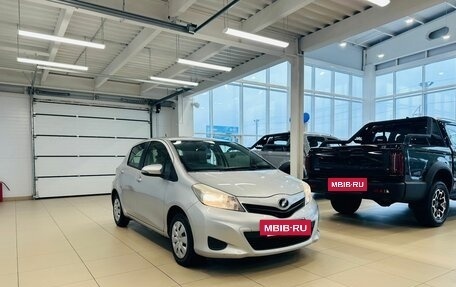 Toyota Vitz, 2013 год, 909 000 рублей, 8 фотография