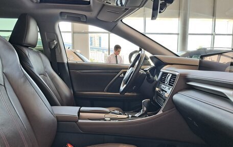 Lexus RX IV рестайлинг, 2017 год, 3 140 000 рублей, 15 фотография