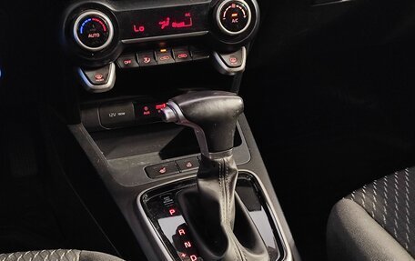 KIA Rio IV, 2018 год, 1 349 000 рублей, 10 фотография