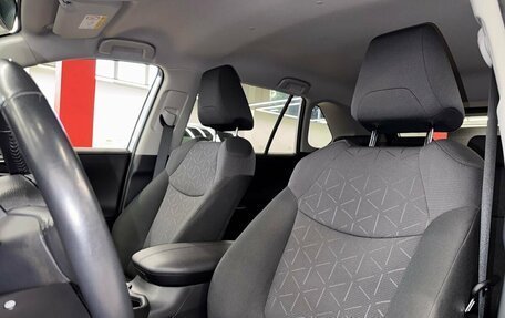 Toyota RAV4, 2020 год, 2 950 000 рублей, 8 фотография