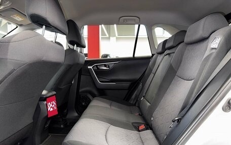 Toyota RAV4, 2020 год, 2 950 000 рублей, 14 фотография