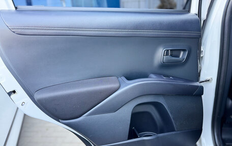 Mitsubishi Outlander III рестайлинг 3, 2011 год, 1 350 000 рублей, 12 фотография