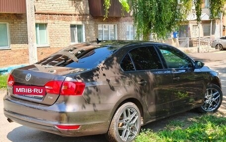Volkswagen Jetta VI, 2012 год, 820 000 рублей, 3 фотография
