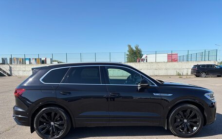 Volkswagen Touareg III, 2019 год, 4 500 000 рублей, 2 фотография