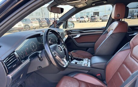 Volkswagen Touareg III, 2019 год, 4 500 000 рублей, 14 фотография