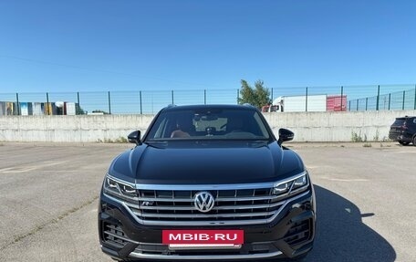 Volkswagen Touareg III, 2019 год, 4 500 000 рублей, 8 фотография
