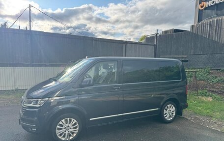 Volkswagen Multivan T6 рестайлинг, 2021 год, 8 745 000 рублей, 2 фотография