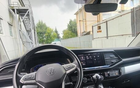 Volkswagen Multivan T6 рестайлинг, 2021 год, 8 745 000 рублей, 5 фотография
