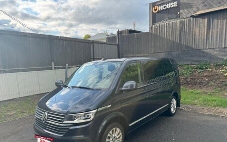 Volkswagen Multivan T6 рестайлинг, 2021 год, 8 745 000 рублей, 3 фотография