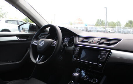 Skoda Superb III рестайлинг, 2019 год, 1 850 000 рублей, 7 фотография