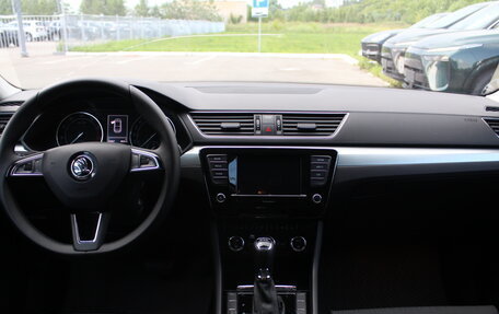 Skoda Superb III рестайлинг, 2019 год, 1 850 000 рублей, 8 фотография