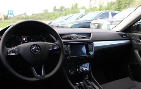 Skoda Superb III рестайлинг, 2019 год, 1 850 000 рублей, 6 фотография