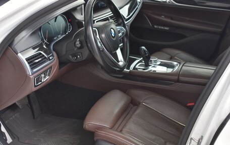 BMW 7 серия, 2016 год, 4 200 000 рублей, 14 фотография
