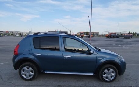 Renault Sandero I, 2013 год, 759 000 рублей, 2 фотография