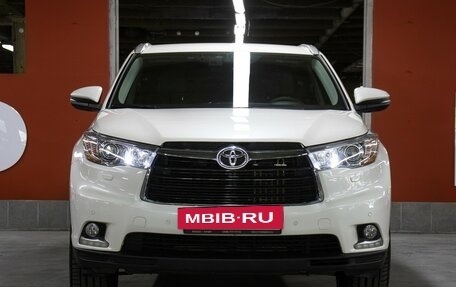 Toyota Highlander III, 2014 год, 2 798 000 рублей, 2 фотография