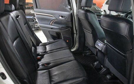 Toyota Highlander III, 2014 год, 2 798 000 рублей, 14 фотография