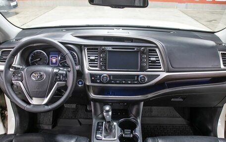 Toyota Highlander III, 2014 год, 2 798 000 рублей, 16 фотография