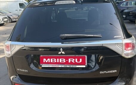 Mitsubishi Outlander III рестайлинг 3, 2013 год, 1 000 000 рублей, 2 фотография