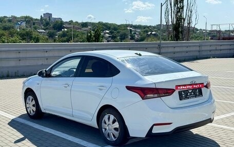 Hyundai Solaris II рестайлинг, 2018 год, 630 000 рублей, 4 фотография