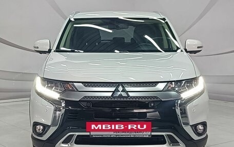 Mitsubishi Outlander III рестайлинг 3, 2021 год, 2 650 000 рублей, 2 фотография