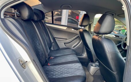 Volkswagen Jetta VI, 2013 год, 750 000 рублей, 13 фотография