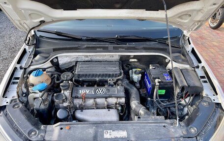 Volkswagen Jetta VI, 2013 год, 750 000 рублей, 28 фотография
