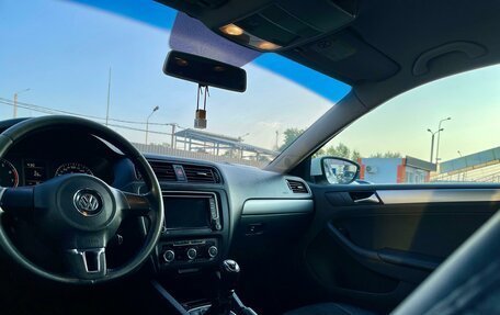 Volkswagen Jetta VI, 2013 год, 750 000 рублей, 20 фотография
