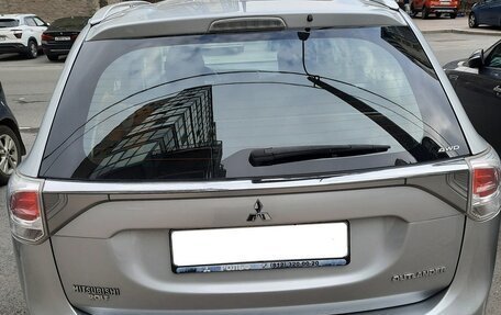 Mitsubishi Outlander III рестайлинг 3, 2014 год, 1 550 000 рублей, 4 фотография