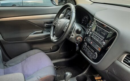 Mitsubishi Outlander III рестайлинг 3, 2014 год, 1 550 000 рублей, 5 фотография