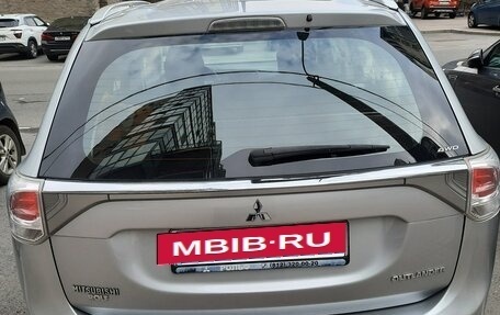 Mitsubishi Outlander III рестайлинг 3, 2014 год, 1 550 000 рублей, 8 фотография
