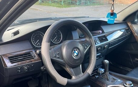 BMW 5 серия, 2004 год, 950 000 рублей, 8 фотография