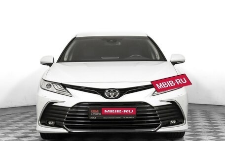 Toyota Camry, 2021 год, 3 645 000 рублей, 2 фотография
