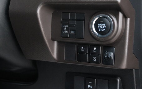 Toyota Roomy I, 2021 год, 1 169 000 рублей, 10 фотография