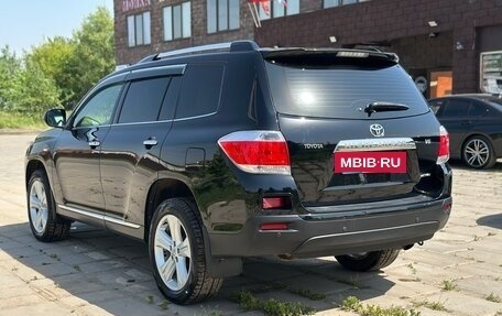 Toyota Highlander III, 2012 год, 1 850 000 рублей, 4 фотография