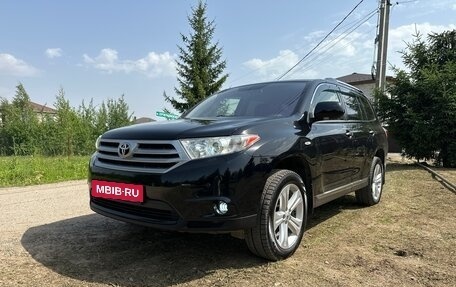Toyota Highlander III, 2012 год, 1 850 000 рублей, 3 фотография