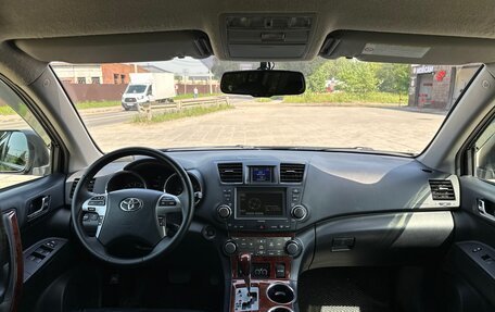 Toyota Highlander III, 2012 год, 1 850 000 рублей, 14 фотография